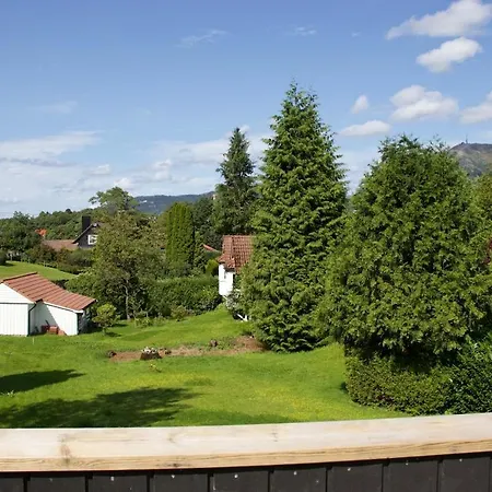 Moderne Hus - Sentralt, Rolig Med Gratis Parkering * 베르겐