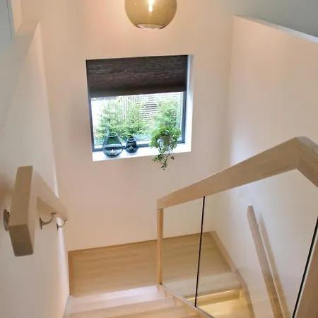 アパート Moderne Hus - Sentralt, Rolig Med Gratis Parkering ベルゲン