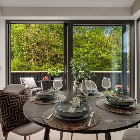 Apartment Moderne Hus - Sentralt, Rolig Med Gratis Parkering