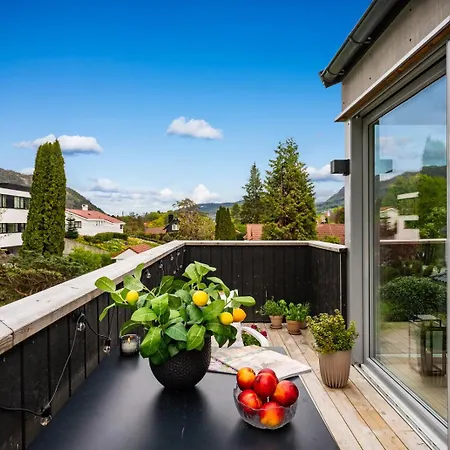 Moderne Hus - Sentralt, Rolig Med Gratis Parkering Apartment