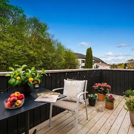 Apartamento Moderne Hus - Sentralt, Rolig Med Gratis Parkering