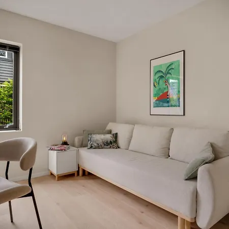 Apartamento Moderne Hus - Sentralt, Rolig Med Gratis Parkering