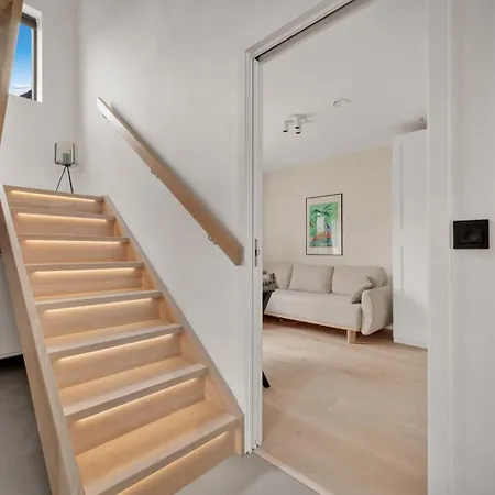 Moderne Hus - Sentralt, Rolig Med Gratis Parkering *