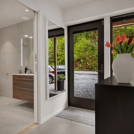Moderne Hus - Sentralt, Rolig Med Gratis Parkering Apartment
